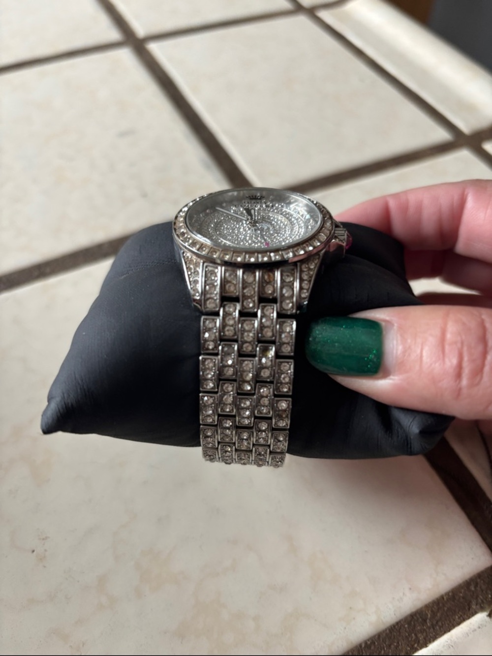 JUICY COUTURE “TIMEPIECE” Swarovski Crystal Pavé Statement Watch. - Picture 2 of 10